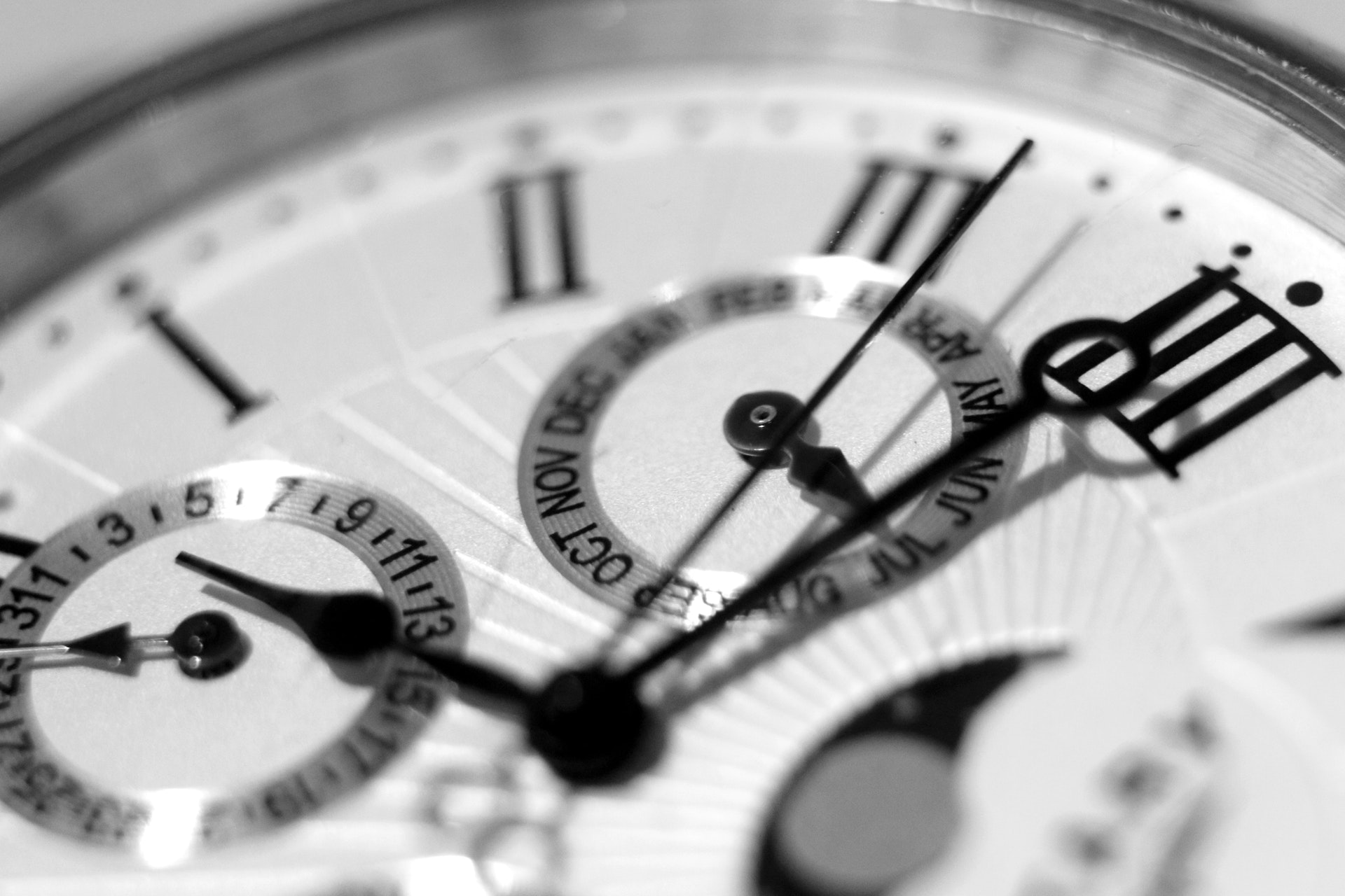 clock-year-end-tax-deadlines