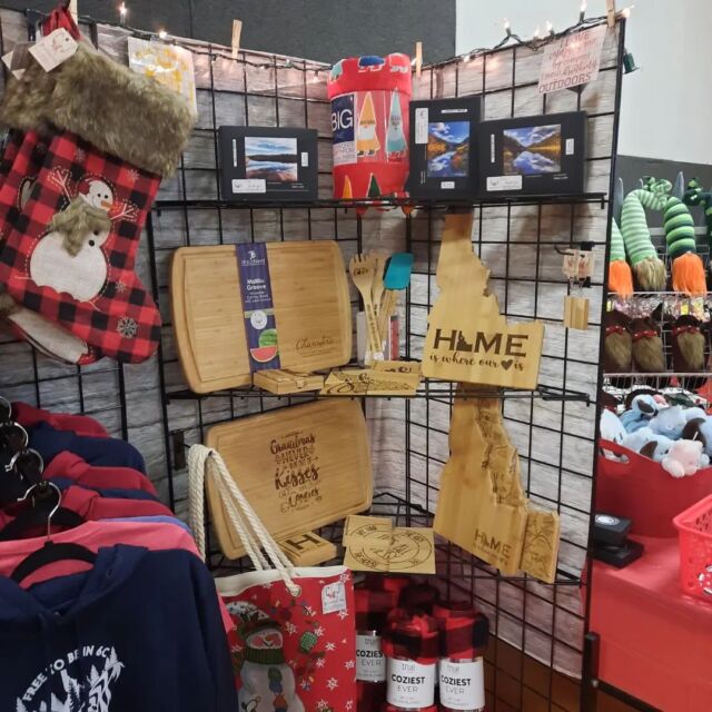 Holiday Bazaar! Christmas shopping has begun!